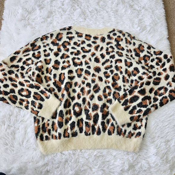 Le Lis Women's Fuzzy Leopard Print Crewneck Sweater. Size S - Picture 1 of 7